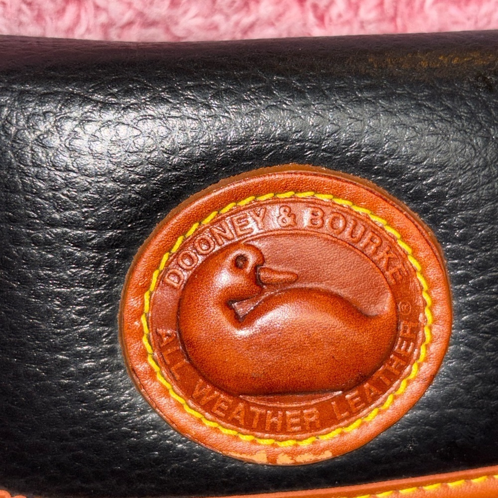 Vintage New Dooney & Bourke Pebble Grain Leather Crossbody Wallet Organizer​​ - Picture 2 of 12